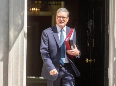 british pm urges middle east de escalation